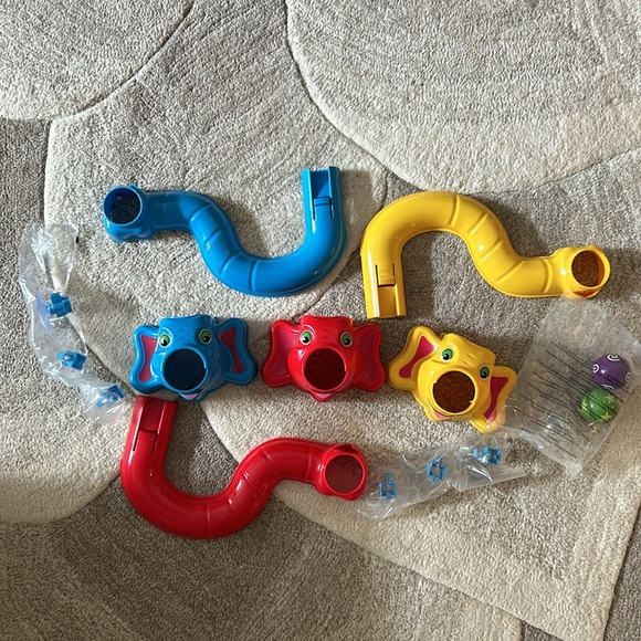 Edushape Rolliphant Slides Bath Toy - Picture 3 of 5